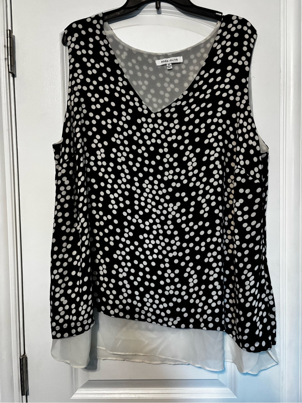 Rose & Olive Black and White Polka Dot V-Neck Sleeveless Blouse 2X